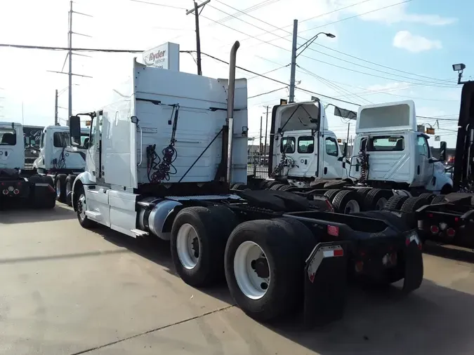 2020 VOLVO VNR64T-640