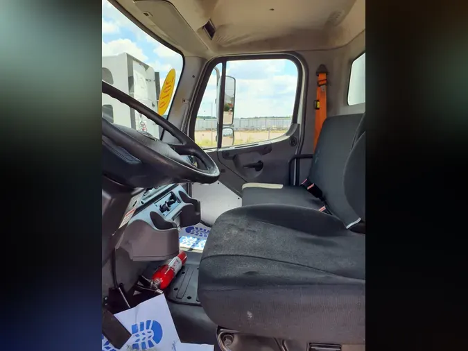 2019 FREIGHTLINER M2 106