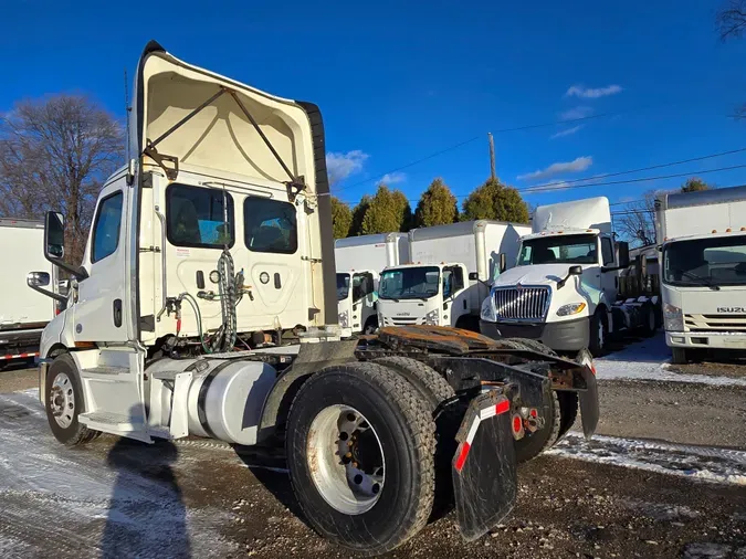 2019 FREIGHTLINER/MERCEDES NEW CASCADIA 116