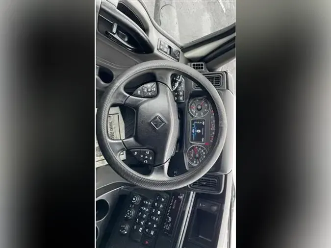 2021 INTERNATIONAL LT