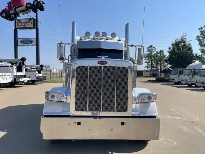 2023 Peterbilt 389