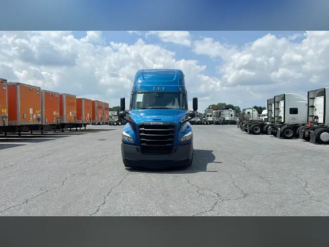 2023 Freightliner Cascadia 126