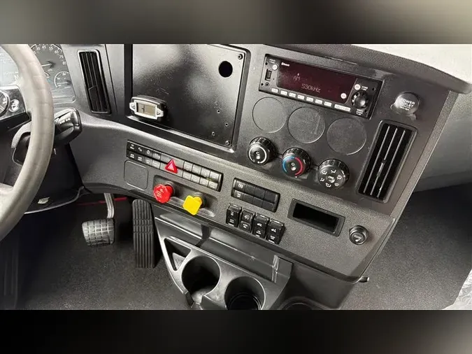 2023 FREIGHTLINER CA126