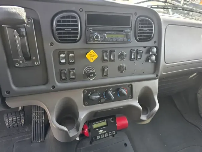 2016 FREIGHTLINER/MERCEDES M2 106