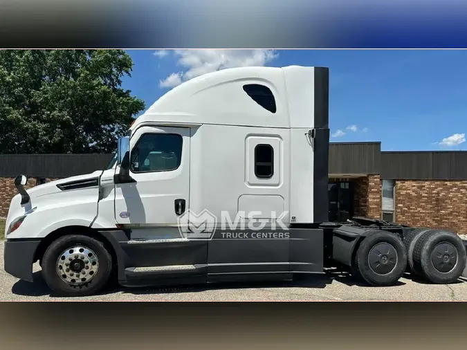 2020 FREIGHTLINER Cascadia 126