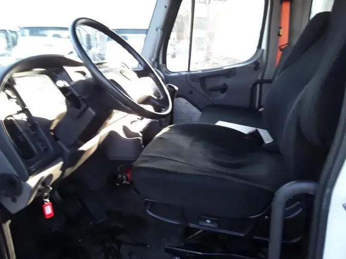 2017 FREIGHTLINER/MERCEDES M2 106