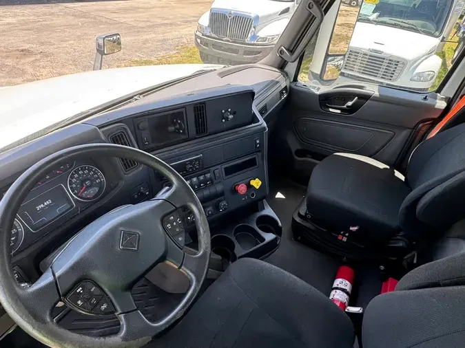 2020 NAVISTAR INTERNATIONAL LT625 DAYCAB T/A