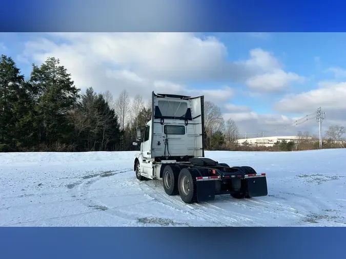 2018 Volvo VNL300