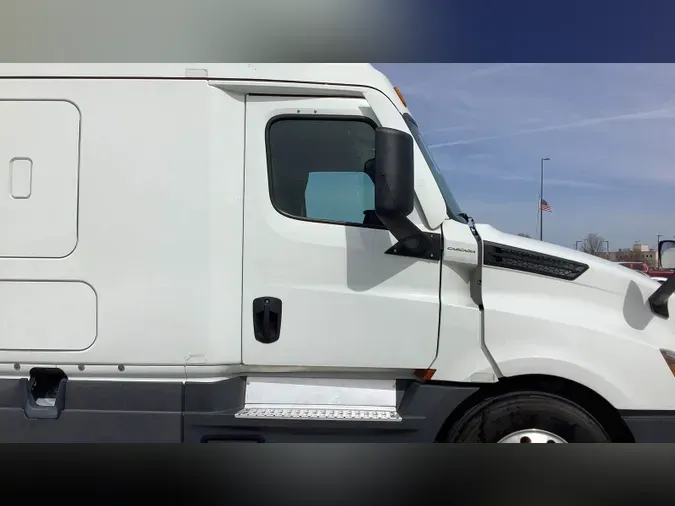 2022 Freightliner Cascadia 126