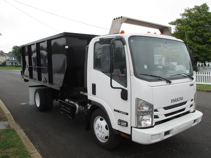2019 ISUZU NRR