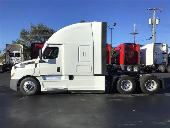 2022 FREIGHTLINER CA126