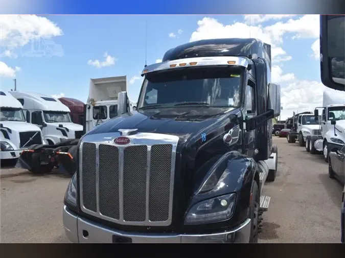 2017 PETERBILT 579