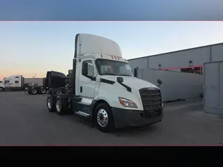 2020 Freightliner Cascadia 126
