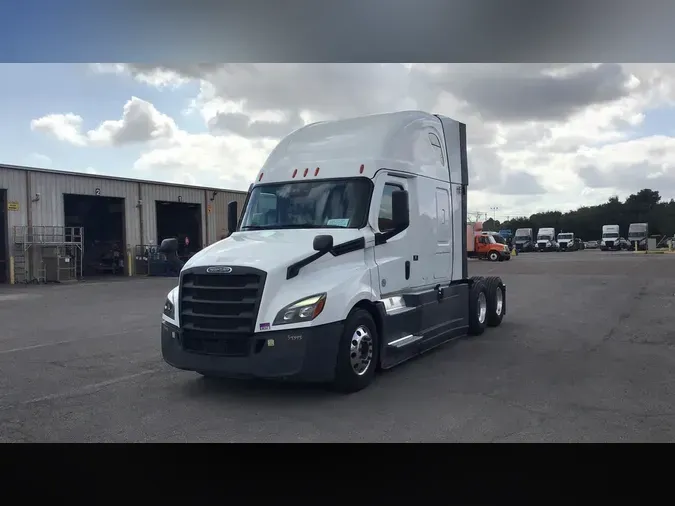 2023 Freightliner Cascadia 126