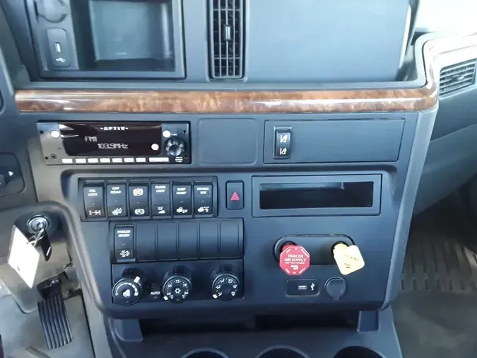 2022 NAVISTAR INTERNATIONAL LT625 DAYCAB T/A83ad99d68ffa0fbbce36d3234df9f08c