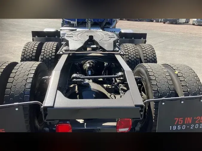 2021 MACK GR64BT
