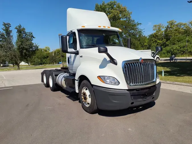 2018 NAVISTAR INTERNATIONAL LT625 DAYCAB T/A
