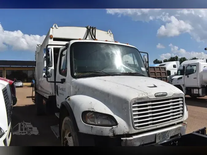 2005 FREIGHTLINER BUSINESS CLASS M2 106