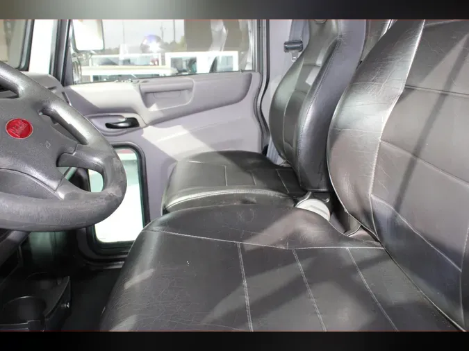 2021 Peterbilt 348