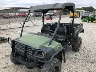 John Deere 825I