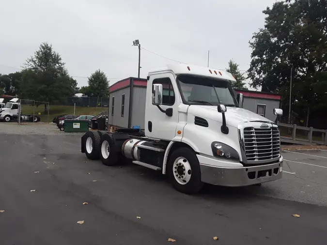 2018 FREIGHTLINER/MERCEDES CASCADIA 113