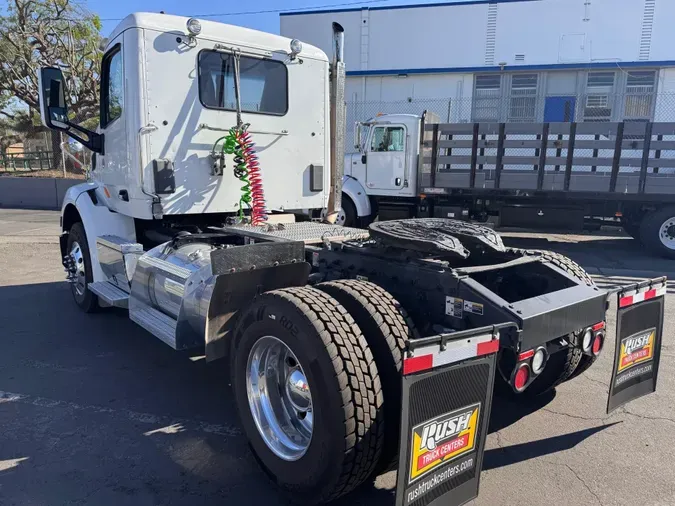 2018 Peterbilt 57983b76a1cd631a3ccd6c637a77099670b