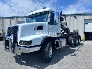 2025 VOLVO VHD84B300