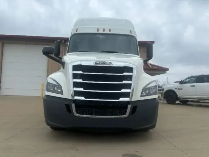 2020 Freightliner Cascadia 126