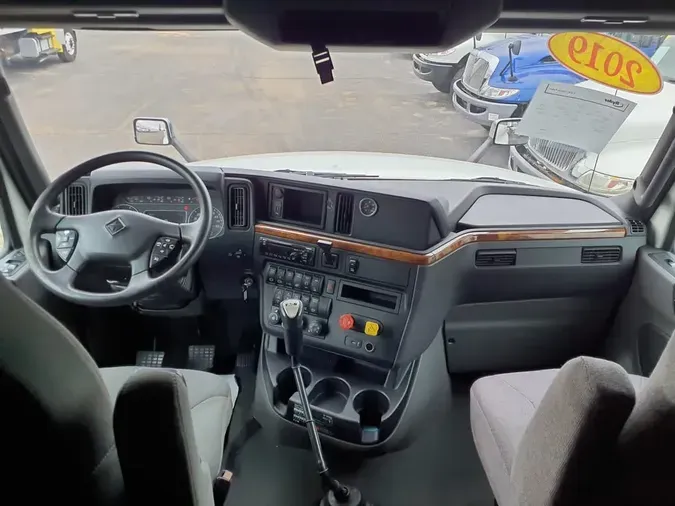 2019 NAVISTAR INTERNATIONAL LT625 SLPR CAB