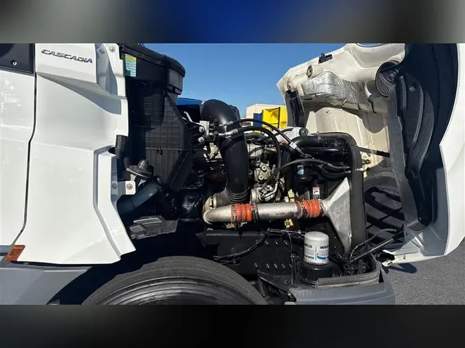 2022 FREIGHTLINER CA126