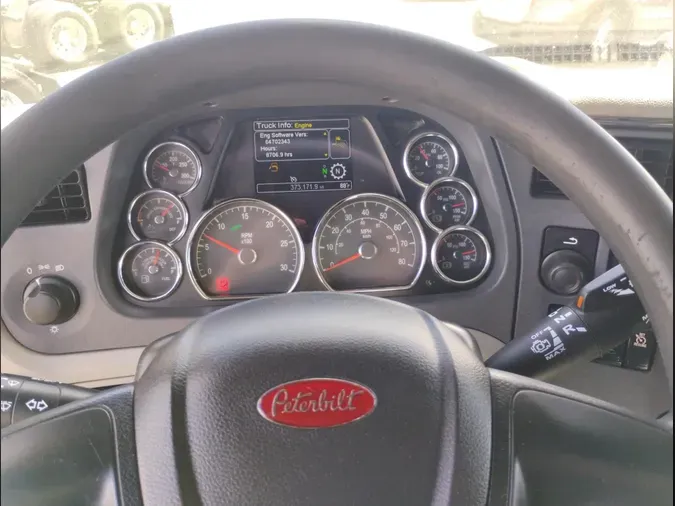 2022 Peterbilt 579