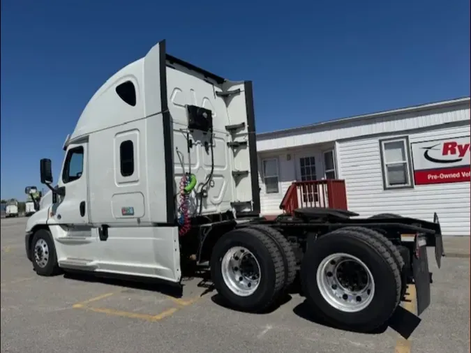 2018 FREIGHTLINER CASCADIA 125