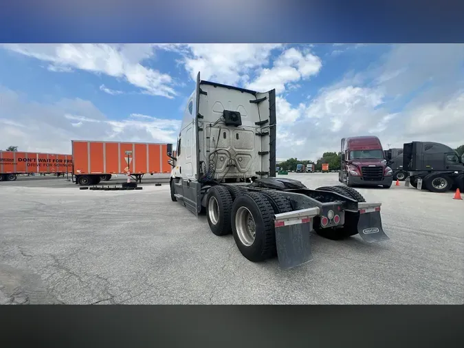 2023 Freightliner Cascadia 126