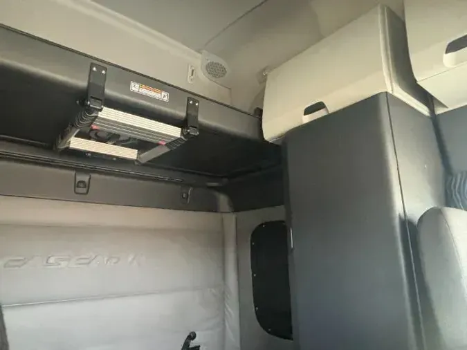 2020 Freightliner Cascadia 126