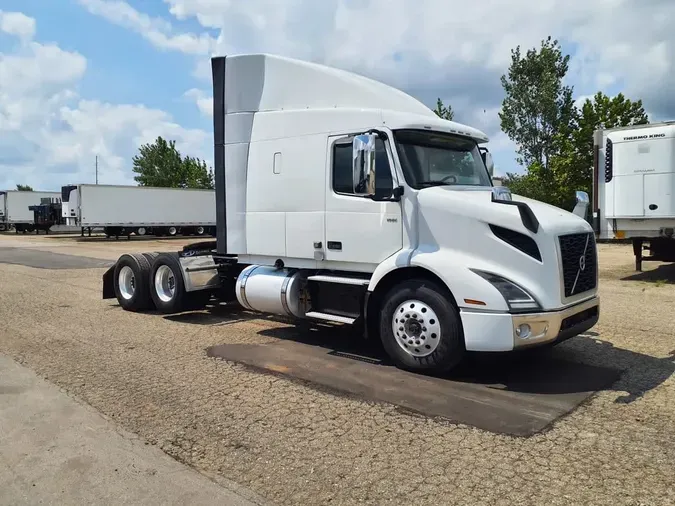 2020 VOLVO VNR62T640