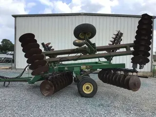 1990 John Deere 650