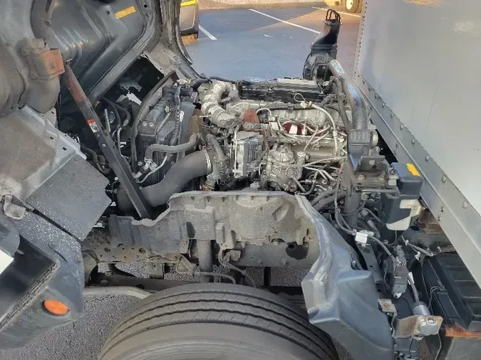 2017 HINO TRUCK 195