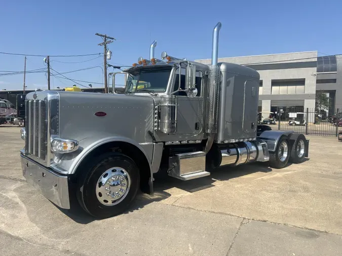 2021 Peterbilt 389