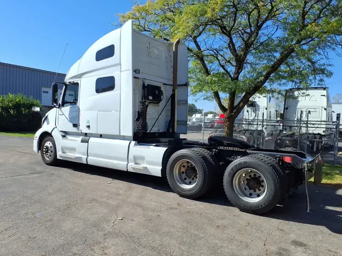 2021 VOLVO VNL64T-760