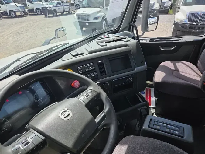 2019 VOLVO VNL64T-30083cf15d1572073fe3e98f98eddece9aa