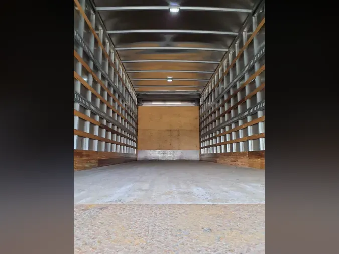 2020 FREIGHTLINER/MERCEDES M2 106