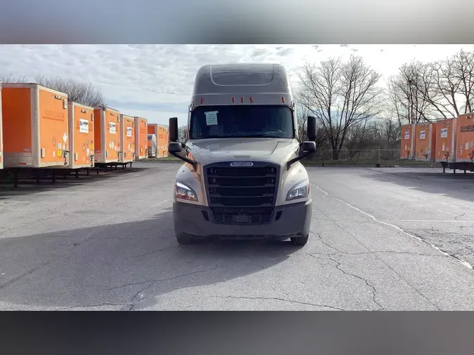 2022 Freightliner Cascadia 126