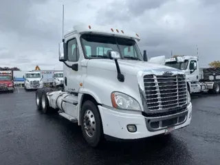 2018 Freightliner X12564ST