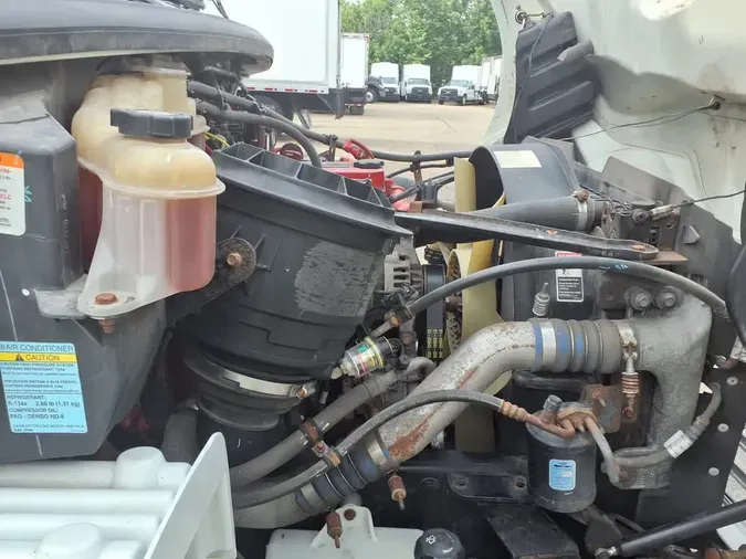 2018 FREIGHTLINER M2 106