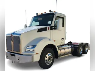 2025 Kenworth T880