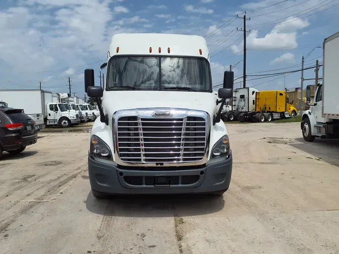 2019 FREIGHTLINER/MERCEDES CASCADIA 113