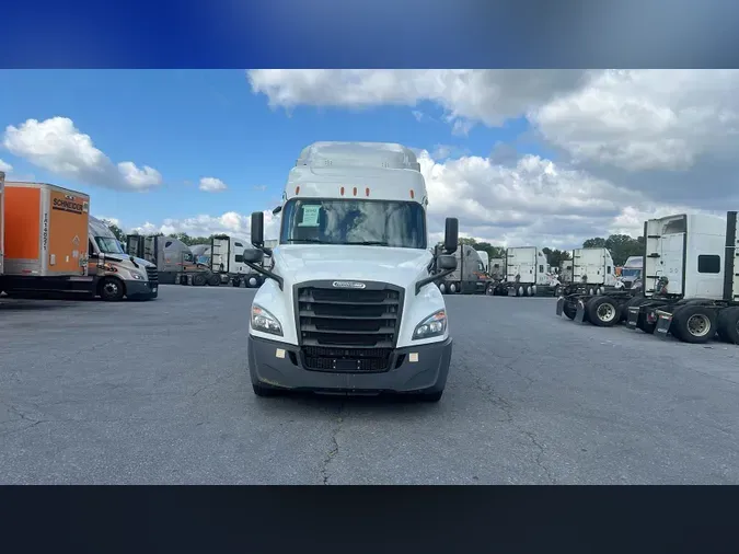 2020 Freightliner Cascadia 126