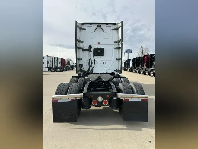 2019 Freightliner Cascadia83d9f624e14d887bea550502e5046b67