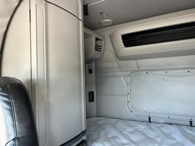 2021 Peterbilt 567
