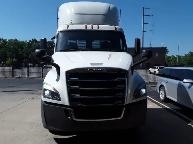 2020 FREIGHTLINER NEW CASCADIA 116